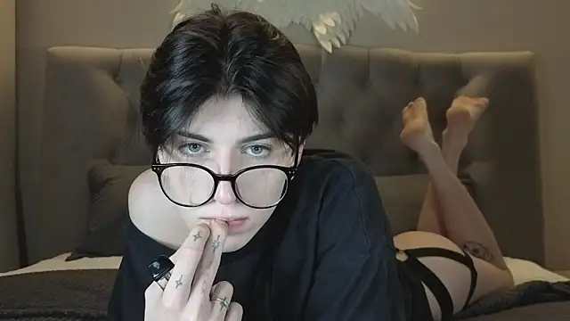 Oliver star boy  online show from 01/06/26, 03:32