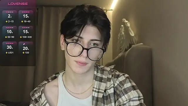 Oliver star boy  online show from 01/16/26, 03:49