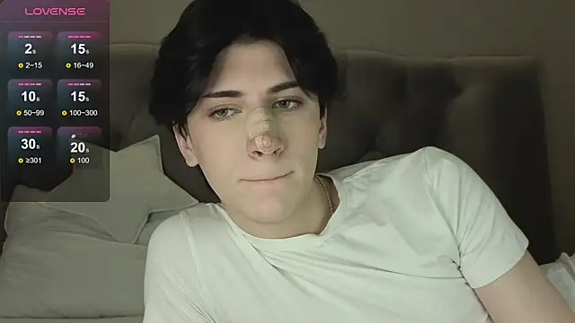 Oliver star boy  online show from 02/22/26, 04:16