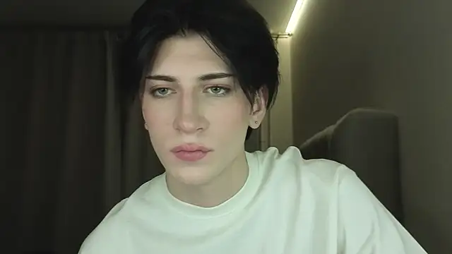 Oliver star boy  online show from 03/10/26, 09:42