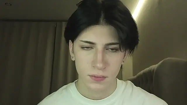 Oliver star boy  online show from 03/18/26, 12:03