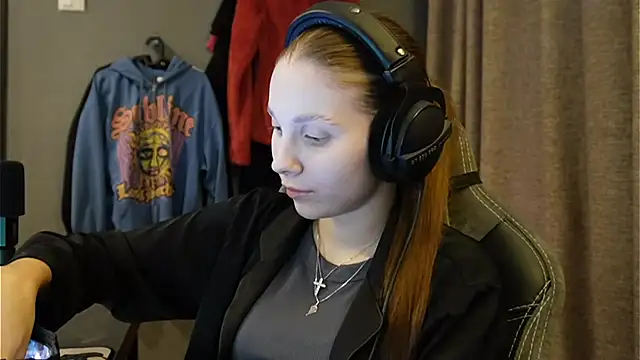 Softixq online show from 11/17/25, 03:18