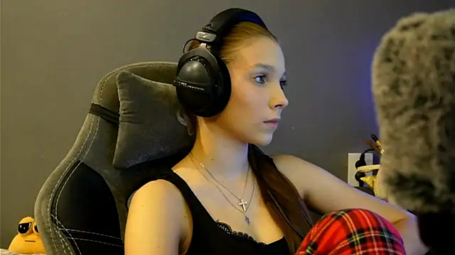 Softixq online show from 12/14/25, 03:17