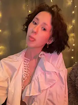 Snapshot of RimaLins chatting on 12/18/25, 01:33 RimaLins online show from 12/18/25, 01:33