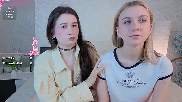 Snapshot of betweenUse chatting on 12/23/25, 05:05 betweenUse online show from 12/23/25, 05:05