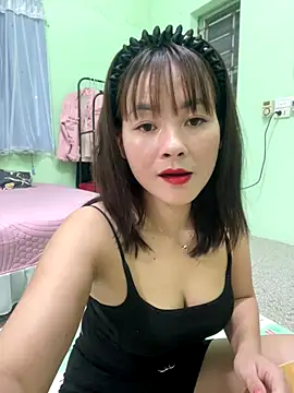 Snapshot of Star_fruit chatting on 10/29/25, 03:31 Star fruit online show from 10/29/25, 03:31