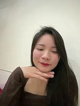 Bee Yellow00 online show from 03/11/26, 04:51