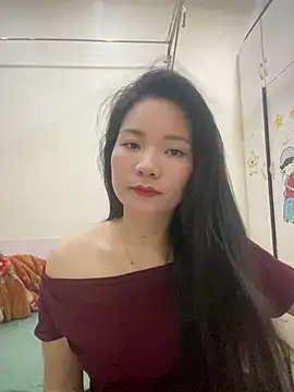 Bee Yellow00 online show from 03/26/26, 05:57