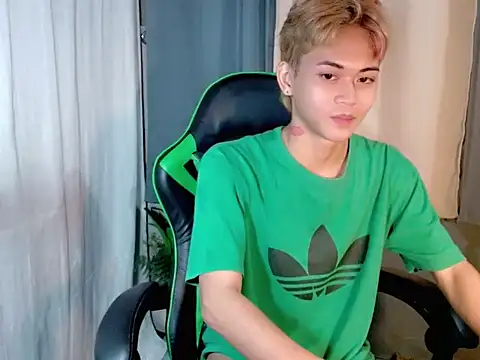 Snapshot of AsianCuteGuy21 chatting on 02/03/26, 09:14 AsianCuteGuy21 online show from 02/03/26, 09:14