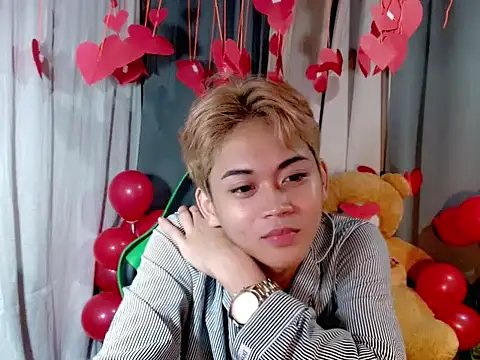 Snapshot of AsianCuteGuy21 chatting on 02/15/26, 02:41 AsianCuteGuy21 online show from 02/15/26, 02:41