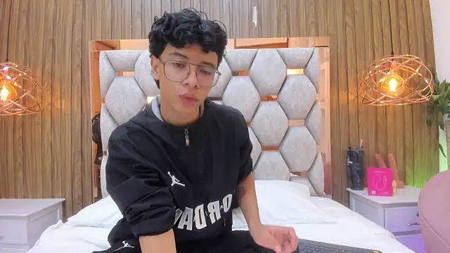 adams bobby online show from 06/15/26, 11:23
