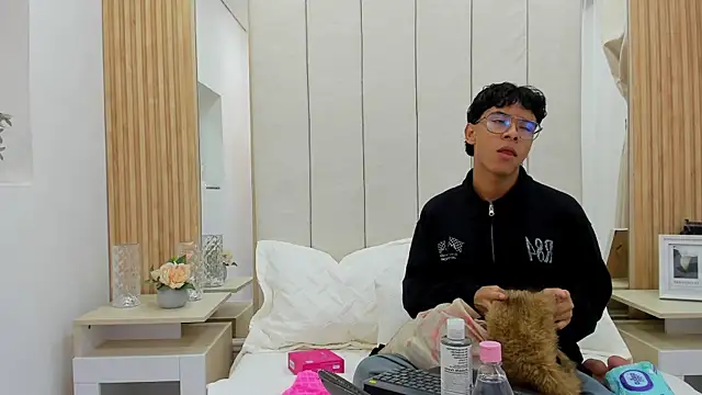 adams bobby online show from 07/12/26, 11:01