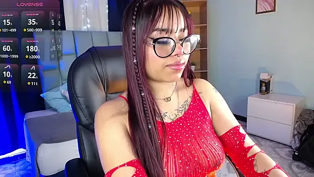 Snapshot of LittleNathy_ chatting on 10/29/25, 11:34 LittleNathy  online show from 10/29/25, 11:34