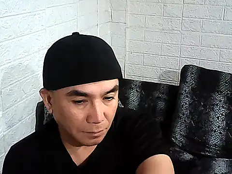 yourasiandesire69 online show from 12/17/25, 11:05