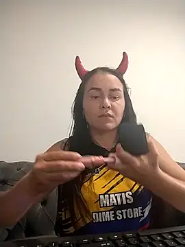 Snapshot of adria0011 chatting on 11/05/25, 01:33 adria0011 online show from 11/05/25, 01:33