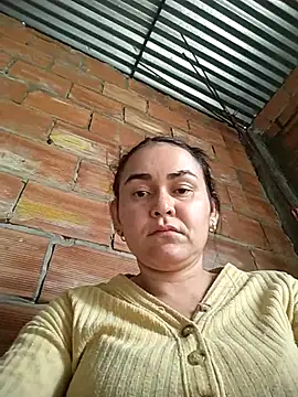 Snapshot of adria0011 chatting on 11/06/25, 03:46 adria0011 online show from 11/06/25, 03:46