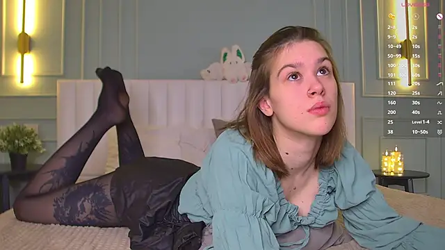 LoraPuffs online show from 02/16/26, 04:03