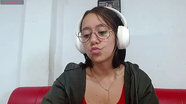 LunaaMorena online show from 05/13/26, 03:09