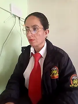 Snapshot of Valentina--1 chatting on 11/04/25, 12:04 Valentina--1 online show from 11/04/25, 12:04