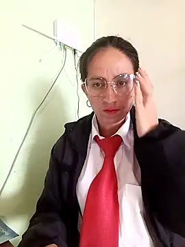 Snapshot of Valentina--1 chatting on 11/14/25, 02:49 Valentina--1 online show from 11/14/25, 02:49