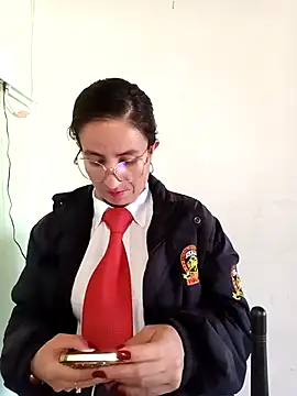 Snapshot of Valentina--1 chatting on 11/25/25, 12:05 Valentina--1 online show from 11/25/25, 12:05