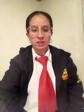 Snapshot of Valentina--1 chatting on 11/26/25, 02:01 Valentina--1 online show from 11/26/25, 02:01