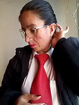 Snapshot of Valentina--1 chatting on 11/26/25, 02:07 Valentina--1 online show from 11/26/25, 02:07