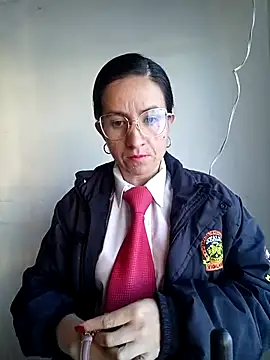 Snapshot of Valentina--1 chatting on 11/27/25, 11:56 Valentina--1 online show from 11/27/25, 11:56