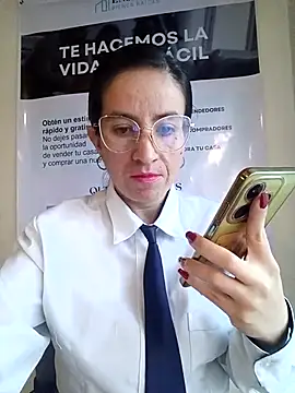 Snapshot of Valentina--1 chatting on 11/28/25, 12:08 Valentina--1 online show from 11/28/25, 12:08