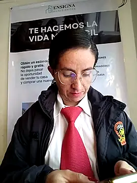 Snapshot of Valentina--1 chatting on 12/01/25, 11:48 Valentina--1 online show from 12/01/25, 11:48