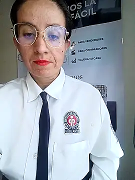 Snapshot of Valentina--1 chatting on 12/16/25, 12:10 Valentina--1 online show from 12/16/25, 12:10