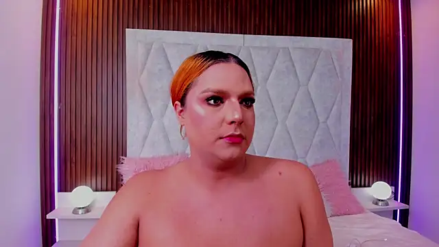 Snapshot of IrinaaVega chatting on 12/04/25, 01:20 IrinaaVega online show from 12/04/25, 01:20