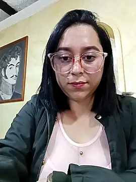 Caroline-17 online show from 10/27/25, 02:43