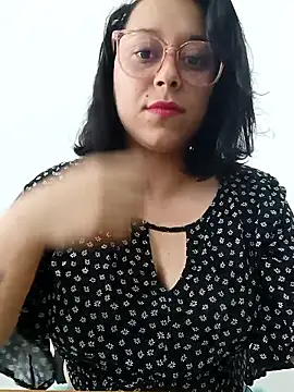 Caroline-17 online show from 11/10/25, 06:18