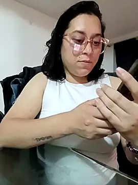 Caroline-17 online show from 11/16/25, 01:33