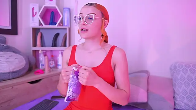 celeste blazze  online show from 11/13/25, 04:28