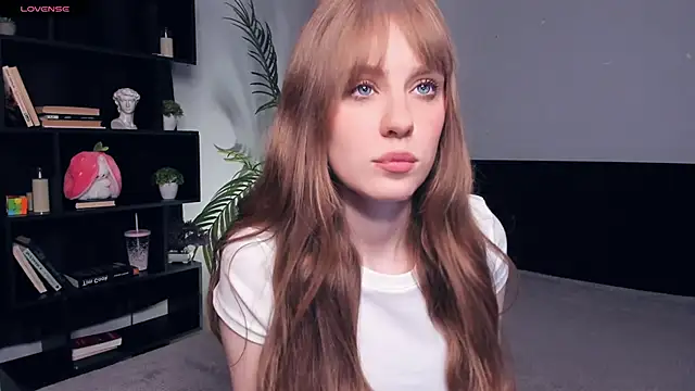 Snapshot of TessaStruble chatting on 11/02/25, 08:06 TessaStruble online show from 11/02/25, 08:06