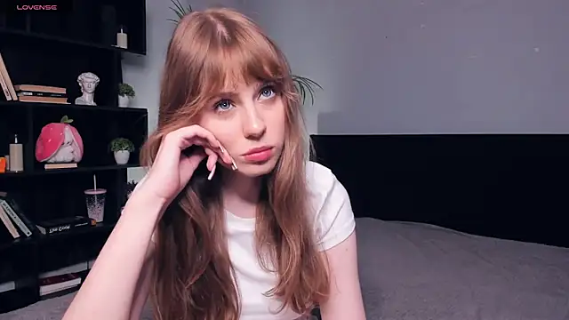 Snapshot of TessaStruble chatting on 11/07/25, 08:47 TessaStruble online show from 11/07/25, 08:47