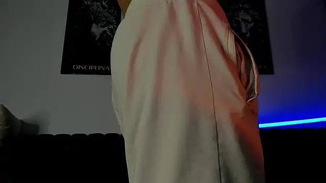 Snapshot of AUSTINN_TORRES chatting on 07/05/26, 12:17 AUSTINN TORRES online show from 07/05/26, 12:17