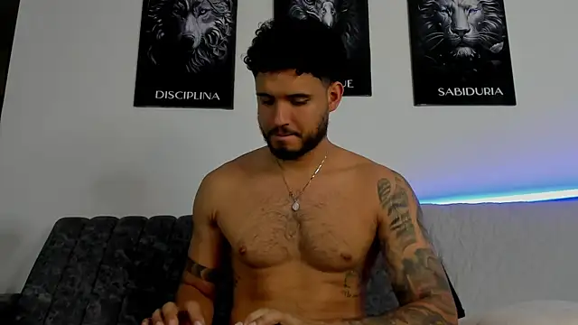 Snapshot of AUSTINN_TORRES chatting on 07/17/26, 12:28 AUSTINN TORRES online show from 07/17/26, 12:28
