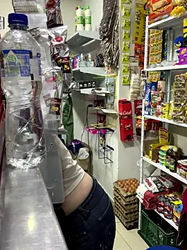 Snapshot of chanelketty chatting on 12/13/25, 11:43 chanelketty online show from 12/13/25, 11:43