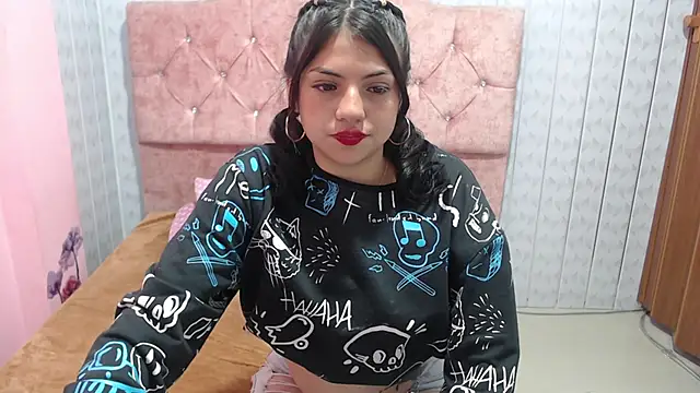 Snapshot of Victoria_Alvarez chatting on 11/03/25, 02:02 Victoria Alvarez online show from 11/03/25, 02:02