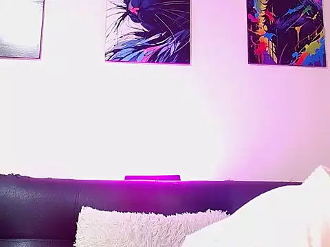 Caroline Jons online show from 11/12/25, 01:00