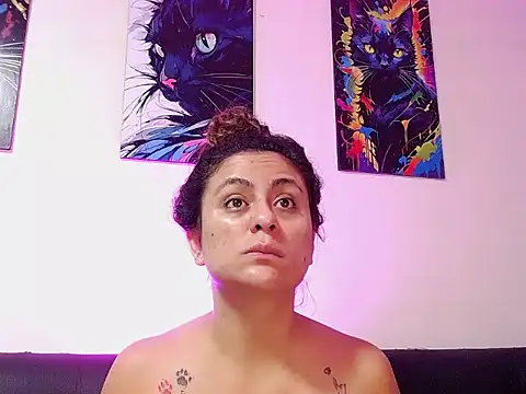 Caroline Jons online show from 11/14/25, 10:58