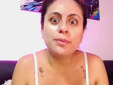 Caroline Jons online show from 11/15/25, 01:18