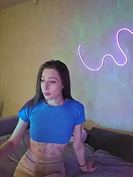 Emma Wilsons online show from 11/25/25, 01:44