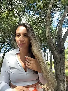 Snapshot of sarah_honey__ chatting on 01/07/26, 03:14 sarah honey online show from 01/07/26, 03:14