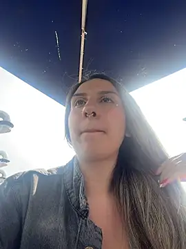 Snapshot of sarah_honey__ chatting on 03/03/26, 02:23 sarah honey online show from 03/03/26, 02:23