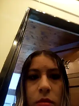 Snapshot of Emily_Sore chatting on 10/29/25, 02:36 Emily Sore online show from 10/29/25, 02:36