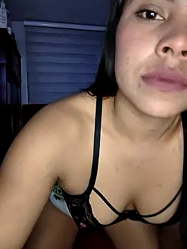 Snapshot of kathieeen chatting on 10/28/25, 03:43 kathieeen online show from 10/28/25, 03:43